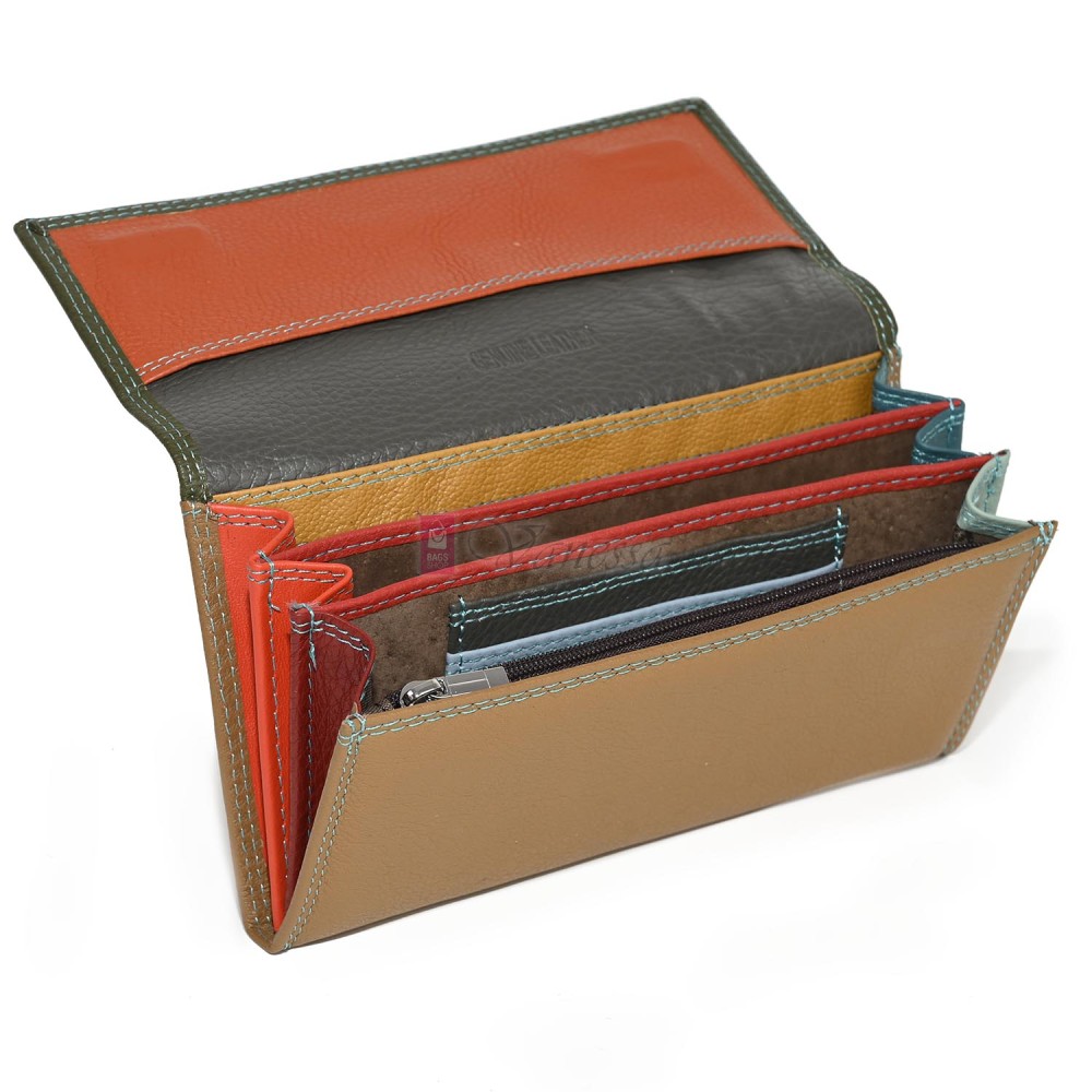 Голямо дамско портмоне от естествена кожа в бежово-зелен цвят. КОД: 406